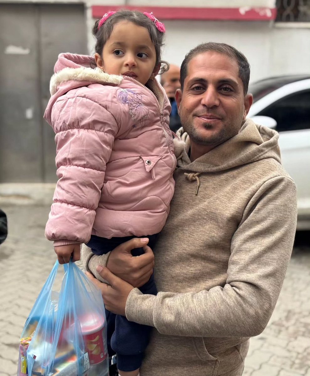 🚨 Cette nuit #Israël a assassiné les #journalistes Anas Al-Sharif et Mohammed Qreqa’a tous deux correspondants pour Al Jazeera en bombardant leur tente. Avec eux deux caméramans ont également été assassinés Ibrahim Zaher et Moamen Aliwa ainsi qu’un chauffeur Mohammed Nofal.