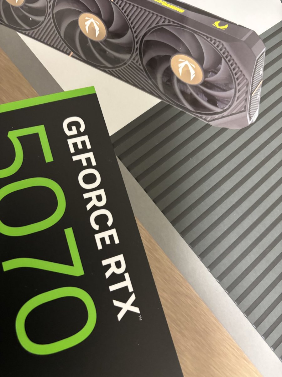 YSN_losstone's tweet photo. チェンジ
#ZOTAC https://t.co/FYaJHePine