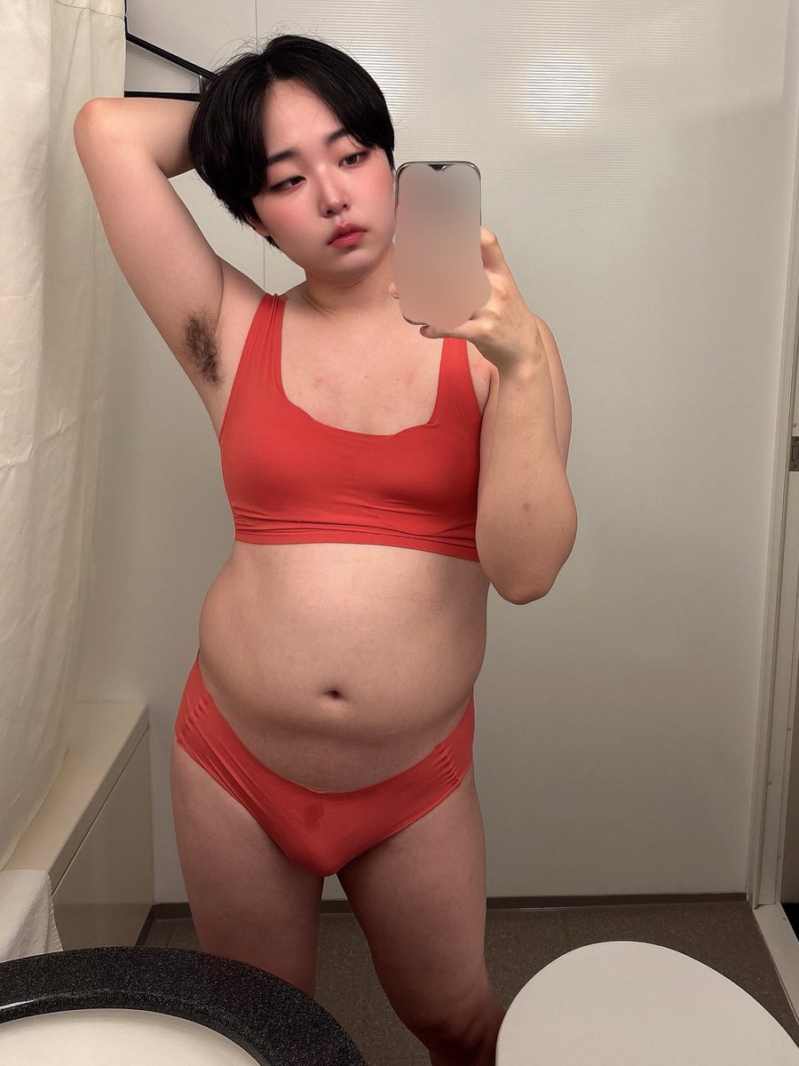 taraba2_2's tweet photo. #女装 #crossdresser #femboy #伪娘
下着と全裸どっちが好き？🫣 https://t.co/dGL8M9GDJa