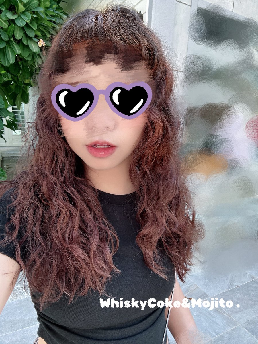 怕大家突然認不出小莫～先偷偷丟一張照給你們😍
找找看，小莫哪裡變不一樣了？
以後好像怎麼碼都藏不住
那些專屬小莫的特徵…越來越明顯的事實🤦🏻‍♂️

萬一不小心被認出來…那就悄悄來認親吧😉
小莫想試試和認識的人一起玩的「小小刺激感」💓
但記住！推特止於推特，出了這圈請🤫
這樣大家才能玩得開心✨