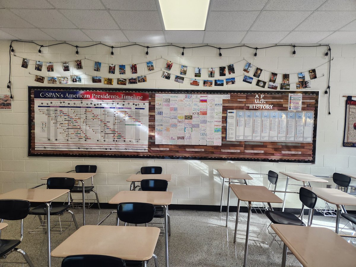 Morgan (Green) Hudson (@ms_greencvhs) on Twitter photo First full week in the books! Students chose words to inspire, motivation, and/or encourage them this semester. These went on the bulletin board as a daily reminder. Looking forward to a great year! 💚💙
#apush <a href="/CVHSGrizzlies/">CVHS Grizzly Athletics</a> #MondayMotivation First full week in the books! Students chose words to inspire, motivation, and/or encourage them this semester. These went on the bulletin board as a daily reminder. Looking forward to a great year! 💚💙
#apush <a href="/CVHSGrizzlies/">CVHS Grizzly Athletics</a> #MondayMotivation