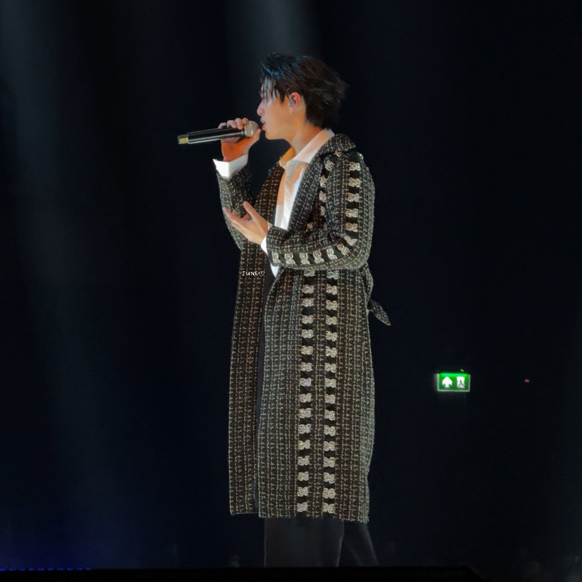 ᴊᴜɴᴇ 🎄 tweet media