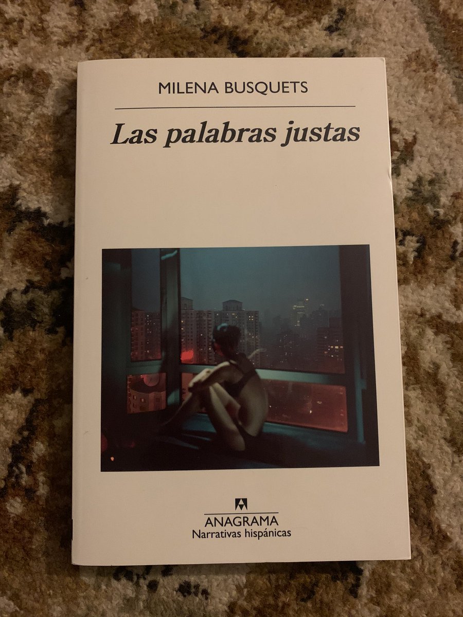 Bibliomaniatico's tweet photo. "Ojalá volviese a haber intelectuales, hombres leídos y cultos dedicados a la reflexión y al estudio, un poco como los médicos de antes, viejos sabios. Ya casi no queda gente intelectualmente reconfortante".

LAS PALABRAS JUSTAS, de Milena Busquets. https://t.co/M5kKTBaWf2