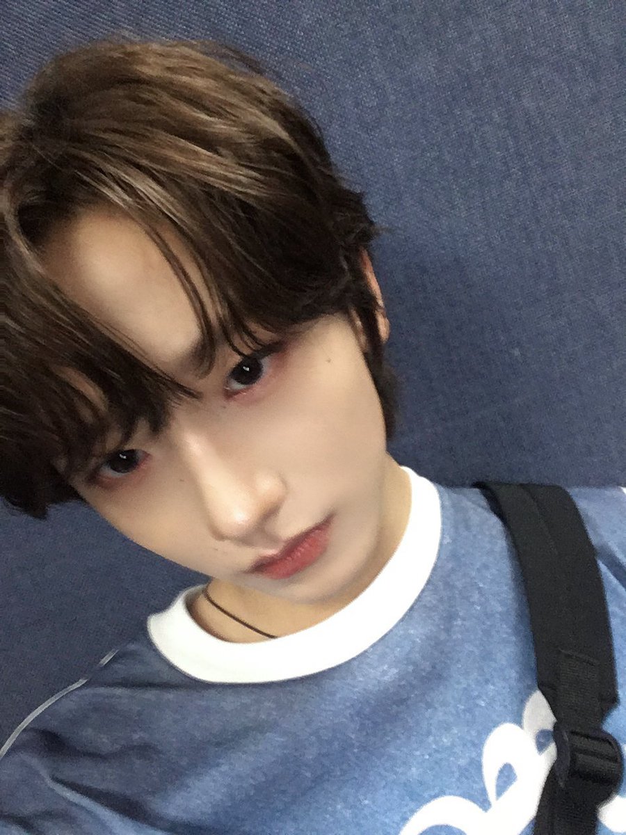 [🌠] #정세민_DID
안녕하세요 아이딧 세민입니다 🤓
어제 저희 아이딧의 첫 곡인 STEP IT UP의 마지막 음악방송이 끝났습니다👏 
인기가요 무대 보셨나요?? 인기가요 무대는 3달 만이라 굉장히 설렜어요! 인터뷰도 하고, 막방 무대라 기념으로 손등에 하트도 그렸어요! 전부터 손에 뭔가 그리고