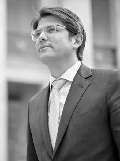 La democracia en Colombia está de luto, por la muerte del senador Miguel Uribe, precandidato presidencial con una promisoria carrera política por delante. Paz en su alma.