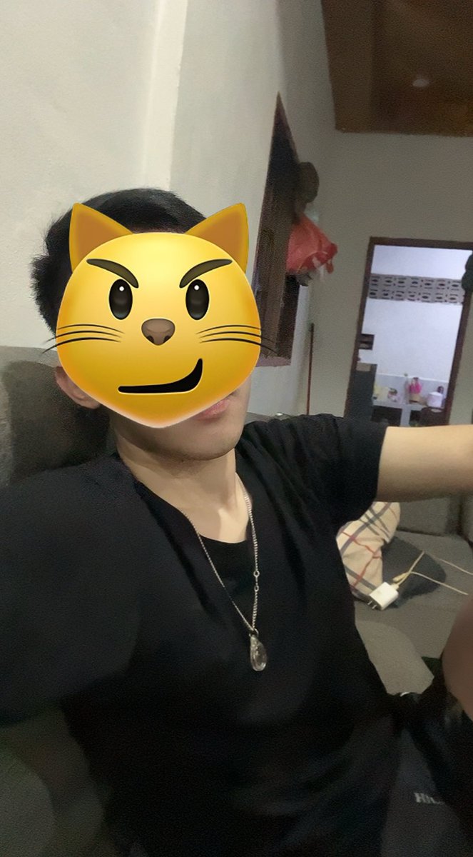 ຈອມ tweet media