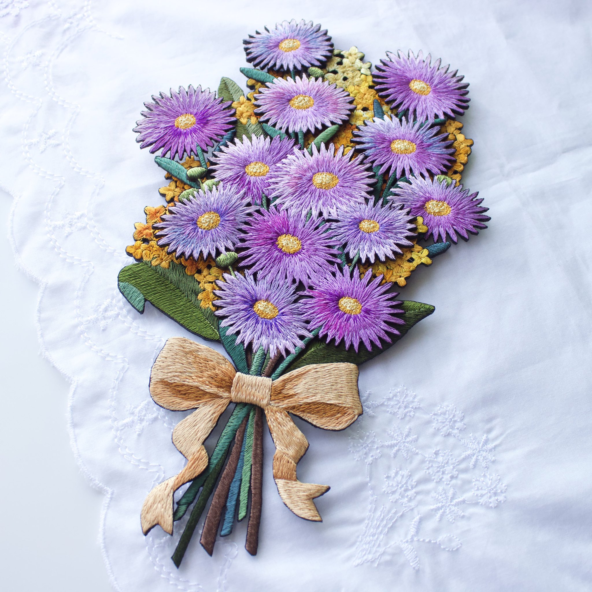 Newஐ⋆*アンティーク・お花沢山の刺繍クロス♡ Newஐ⋆*アンティーク・お花沢山の刺繍クロス♡