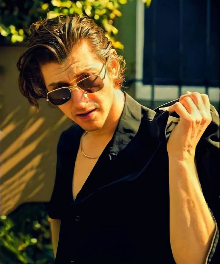 Arctic Monkeys Fake News tweet media