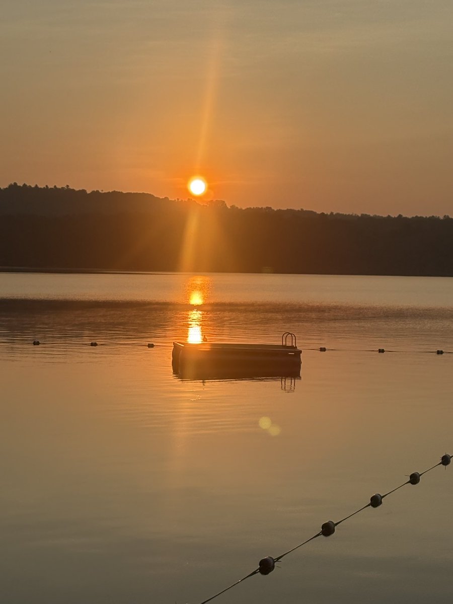 bquesta's tweet photo. Another beautiful morning in Maine @MagazineofMaine #bridgton #longlake @LakesidePines https://t.co/kaLLVX7Yh1