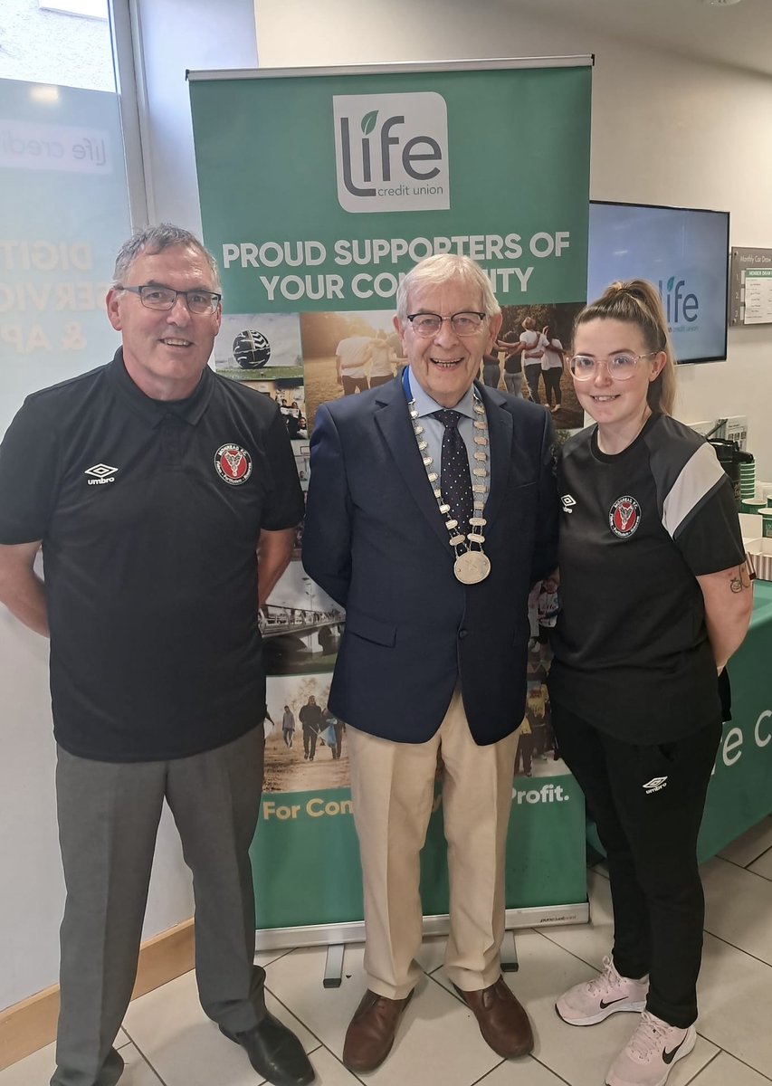Monread_FC's tweet photo. 🌟 Celebrating Community Spirit in Naas! 🌟

We were delighted to attend the Life Credit Union Community Fund afternoon in their Main Street Naas branch on Thursday.

A huge thank you to Life Credit Union for their generosity, hospitality and commitment to supporting local!⚽️🔴⚫️ https://t.co/BKo7gvHB3I