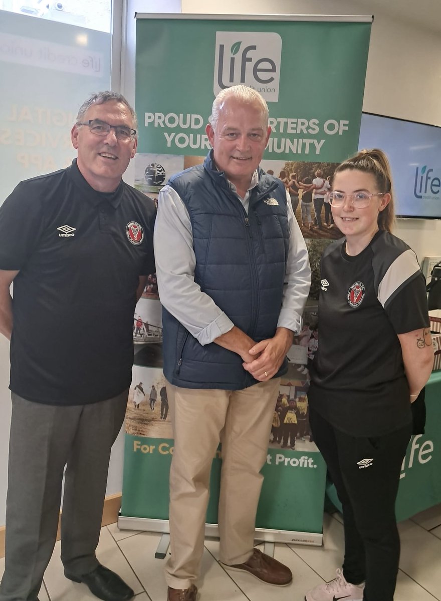 Monread_FC's tweet photo. 🌟 Celebrating Community Spirit in Naas! 🌟

We were delighted to attend the Life Credit Union Community Fund afternoon in their Main Street Naas branch on Thursday.

A huge thank you to Life Credit Union for their generosity, hospitality and commitment to supporting local!⚽️🔴⚫️ https://t.co/BKo7gvHB3I