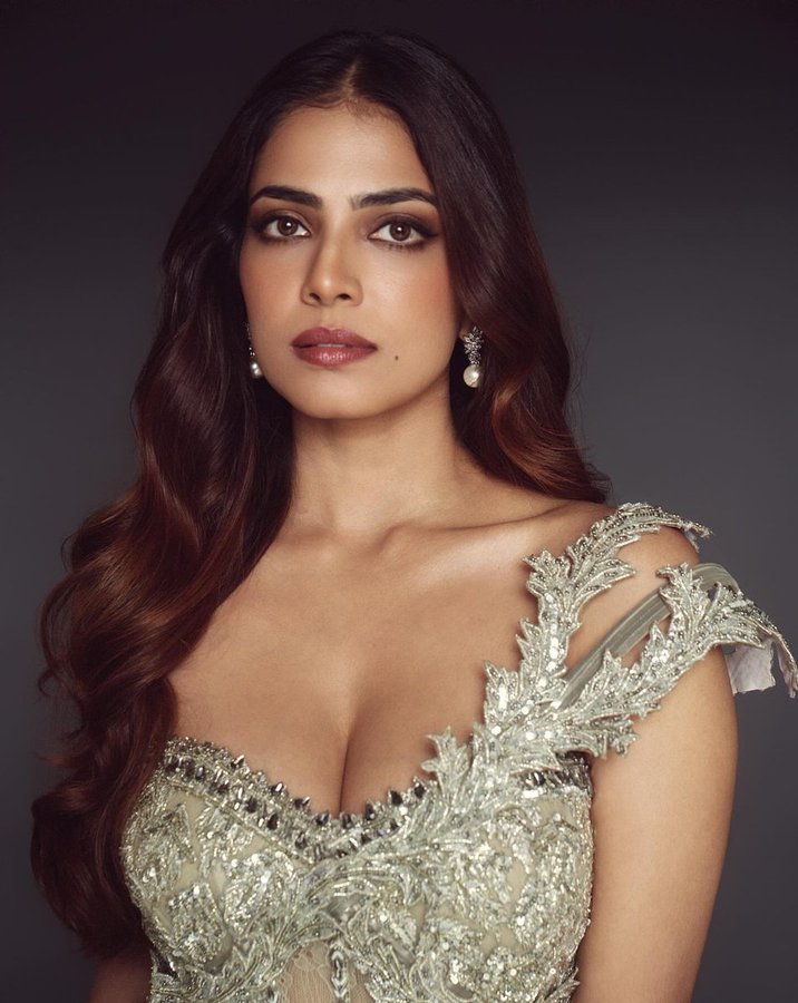 GyEXz9_aEAAJwl6?format=jpg&name=900x900