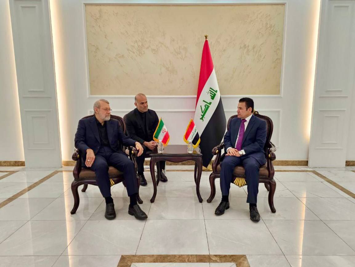 • علي لاريجاني الأمين العام لمجلس الأمن القومي الإيراني وصل اليوم في أول زيارة له إلى العراق بعد تعيينه،وتأتي الزيارة بعد إعلان رسمي من إيران معارضتها لنزع سلاح الميليشيات الشيعية في العراق.