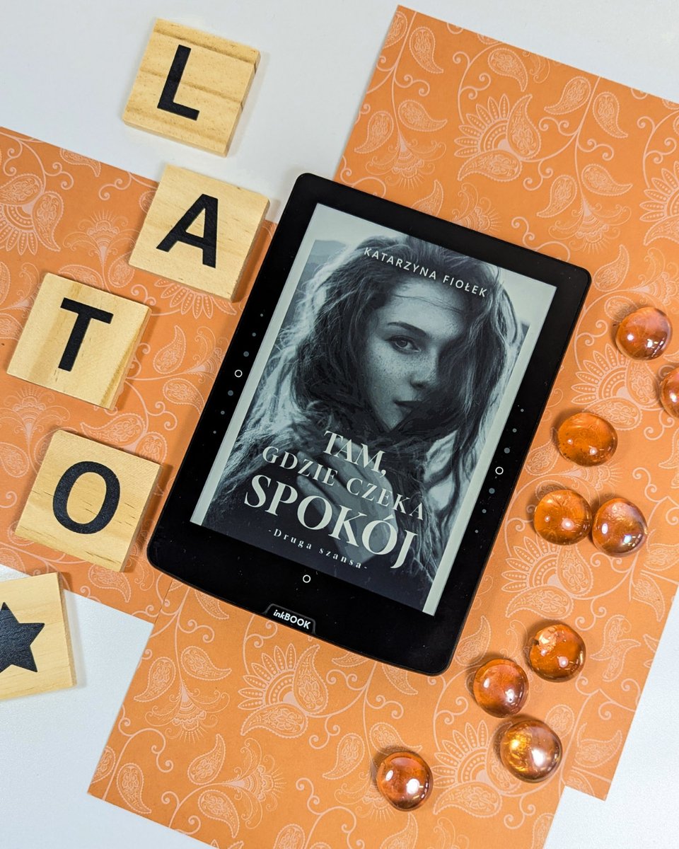 ‼️ OSTATNI MOMENT, BY POBRAĆ DARMOWY E-BOOK „TAM, GDZIE CZEKA SPOKÓJ” Katarzyny Fiołek! Przyjdź na koncert „Lato z Radiem i Telewizją Polską”, zeskanuj kod QR z plakatów lub wypełnij formularz online – książka trafi prosto na Twoją skrzynkę e-mail. 💚 ebook-na-lato.promo.inkbook.eu