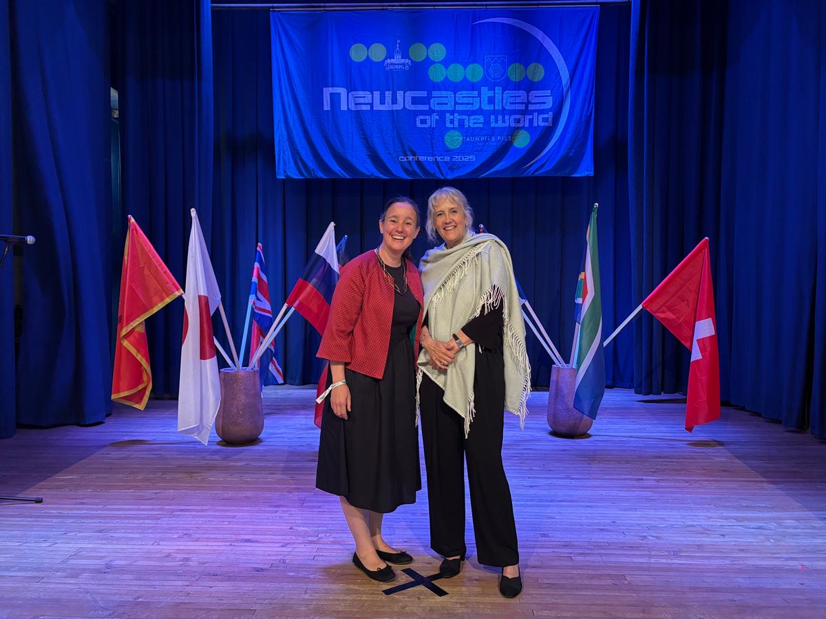 When the name "Newcastle" brings together 11 countries from 3 continents.
Lovely meeting the delegation from Neuchâtel 🇨🇭 in Jaunpils 🇱🇻 and to greet other Newcastles of the world. Programme filled with topics relevant to all - across borders, languages and generations.