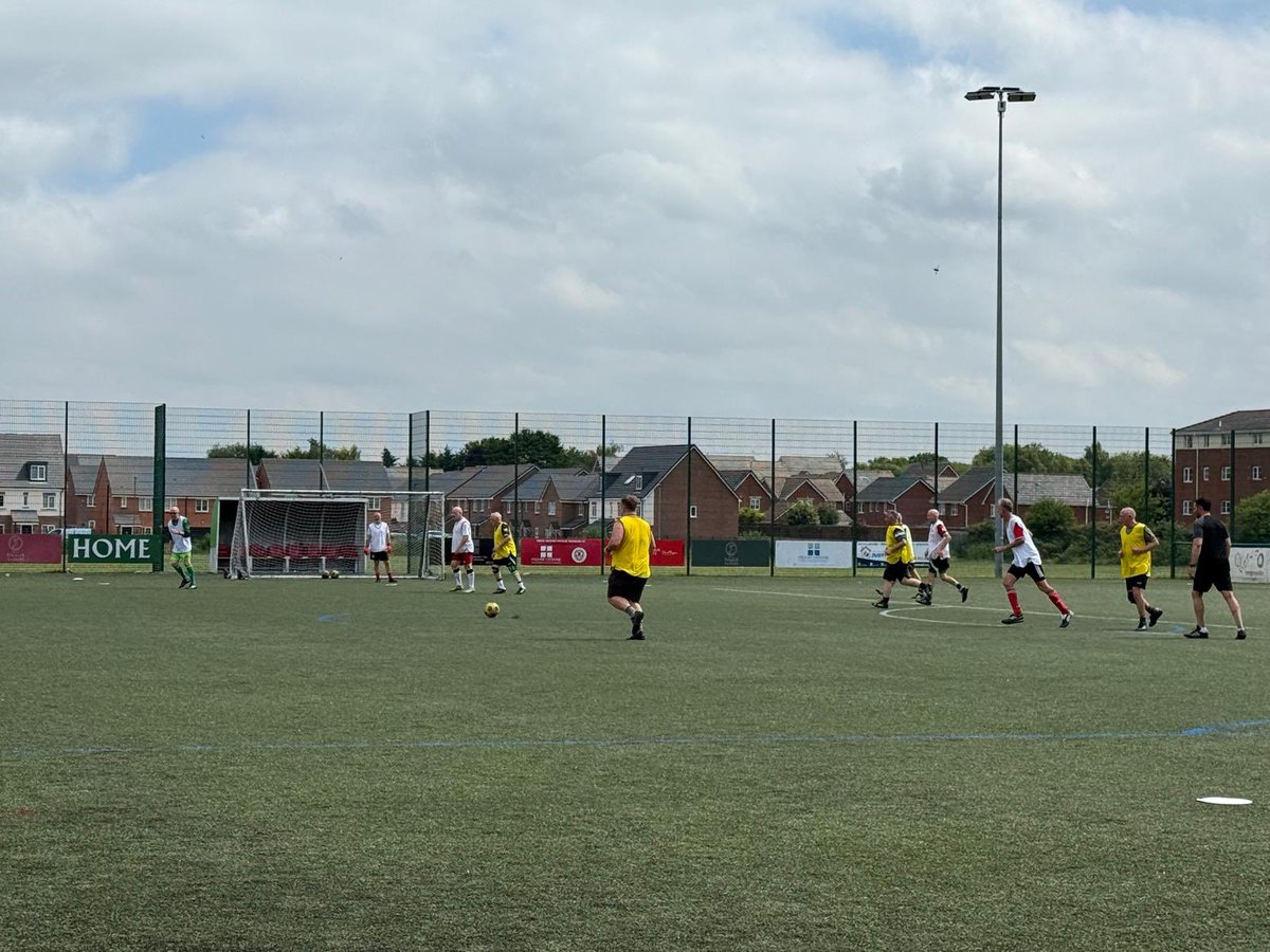 Red_Neighbours's tweet image. Open and Walking Football. Mondays never looked better… #LFC #community #Participants #Support #YNWA ❤️