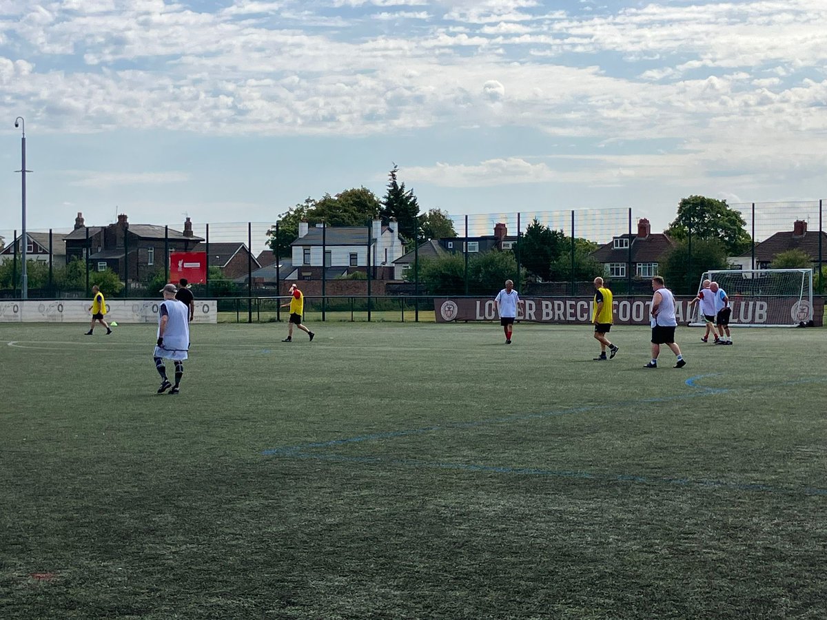 Red_Neighbours's tweet image. Open and Walking Football. Mondays never looked better… #LFC #community #Participants #Support #YNWA ❤️