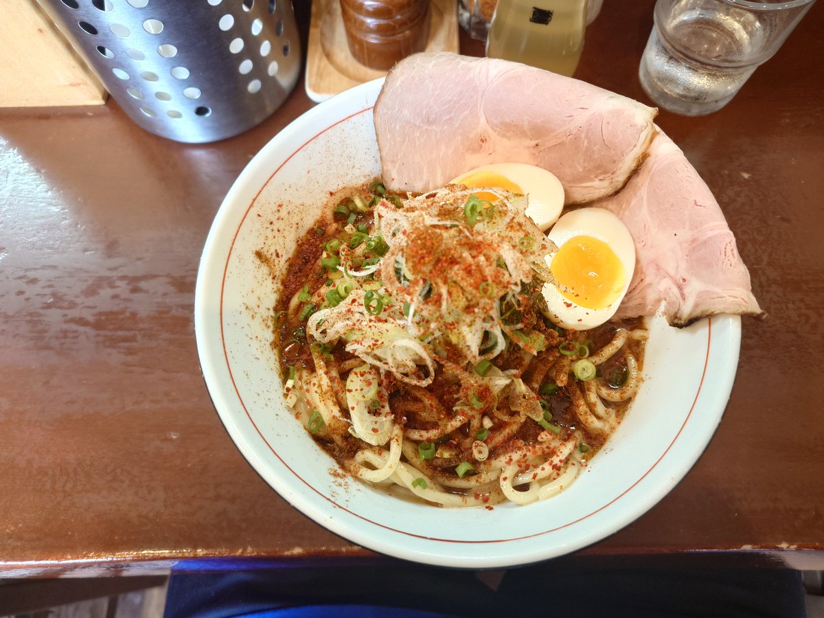 Aohide129's tweet photo. 仙台市宮城野区鶴ケ谷　麺屋くまがい
特製冷たい麻辣担々麺￥1,250円
8月の限定麺が今日中になくなるって情報だったんで、急いで行ったら運よく店前の駐車場にも停められ、開店前の列にならなんで、食べる事が出来ました! https://t.co/j6EiDgq1QD