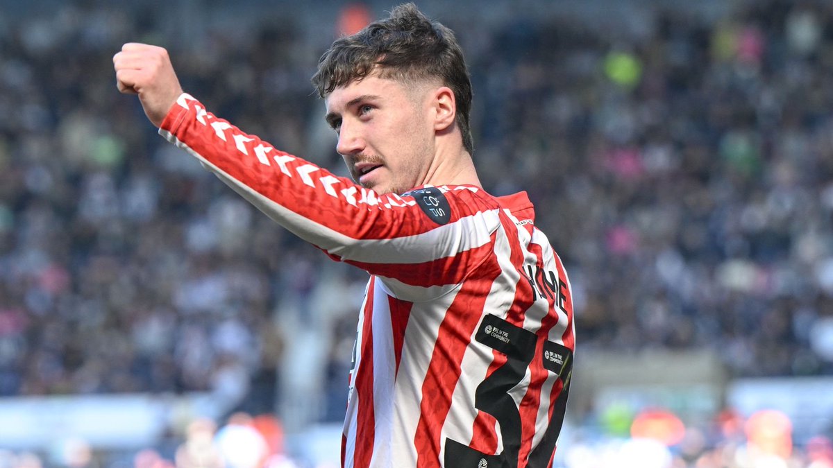 JacobsBen's tweet image. 🚨 Exclusive: Wolfsburg have made a £10m bid for Sunderland and Northern Ireland defender Trai Hume.

🤝 @pgilmourmedia