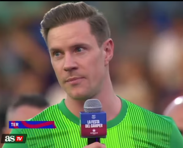 Benvolgut Marc-André ter Stegen. Si després de viure onze anys a Catalunya, i havent cobrat una milionada del Barça, encara et dirigeixes als barcelonistes en castellà, millor que te’n vagis a treballar a Espanya. Malgrat tot, gràcies per les teves aturades.