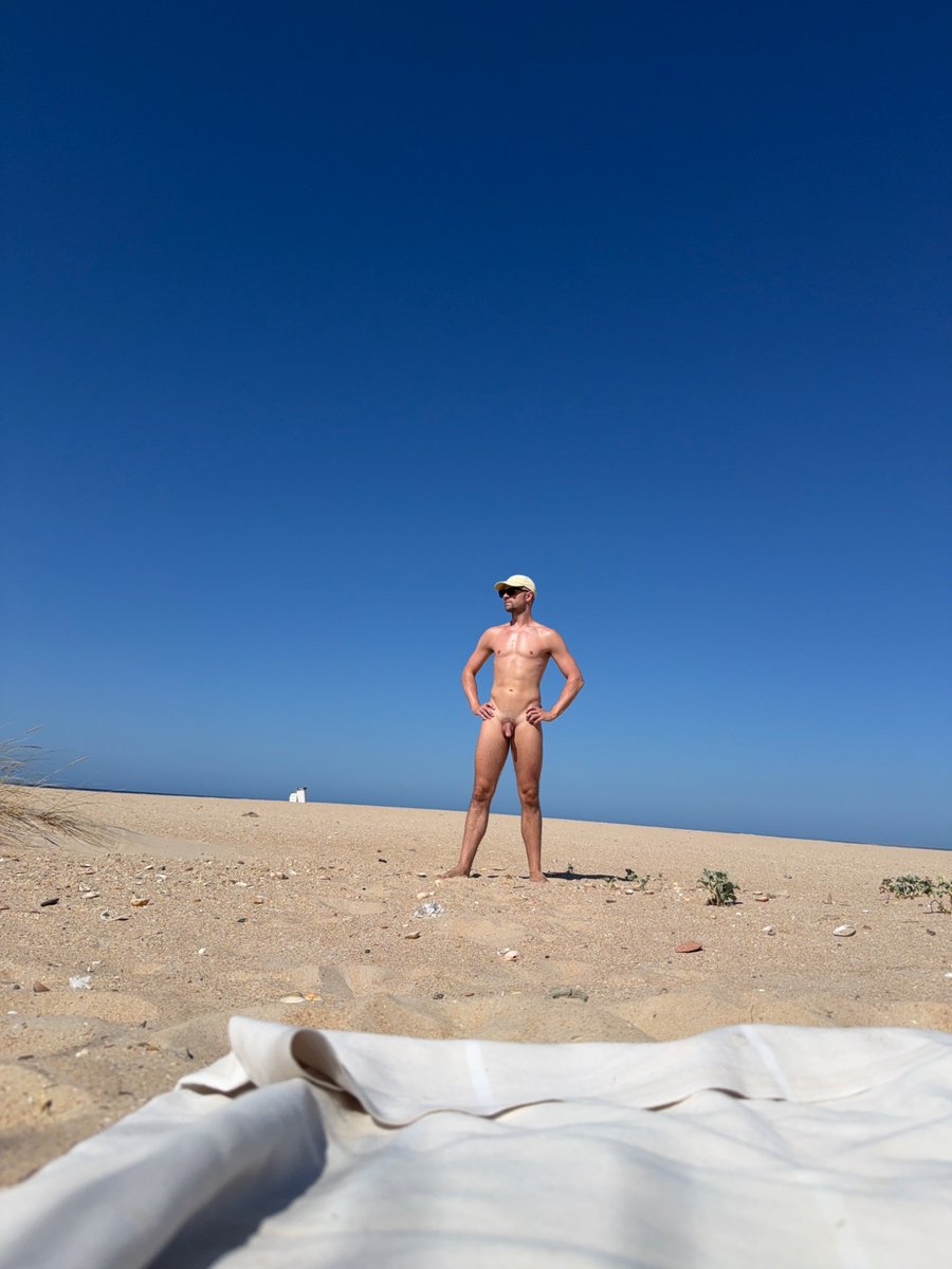 lnude89's tweet photo. I love conil de la frontera so much! Felt good to be free again
#conildelafrontera #nudist #nudebeach #naturist #playanudista #gaynudist https://t.co/oN39OoFdRD