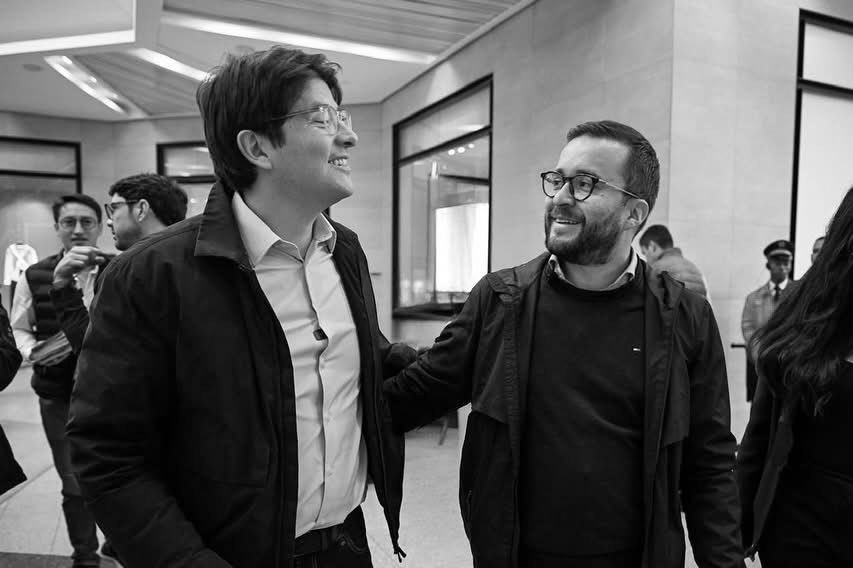 Querido Miguel:

Gracias a Dios por cruzar nuestros caminos y permitirme conocer a alguien que más que un amigo se convirtió en un hermano. Llegaste a mi vida en el mismo año que mi único hermano de sangre partió al cielo y literalmente llegaste enviado del cielo. Con tu