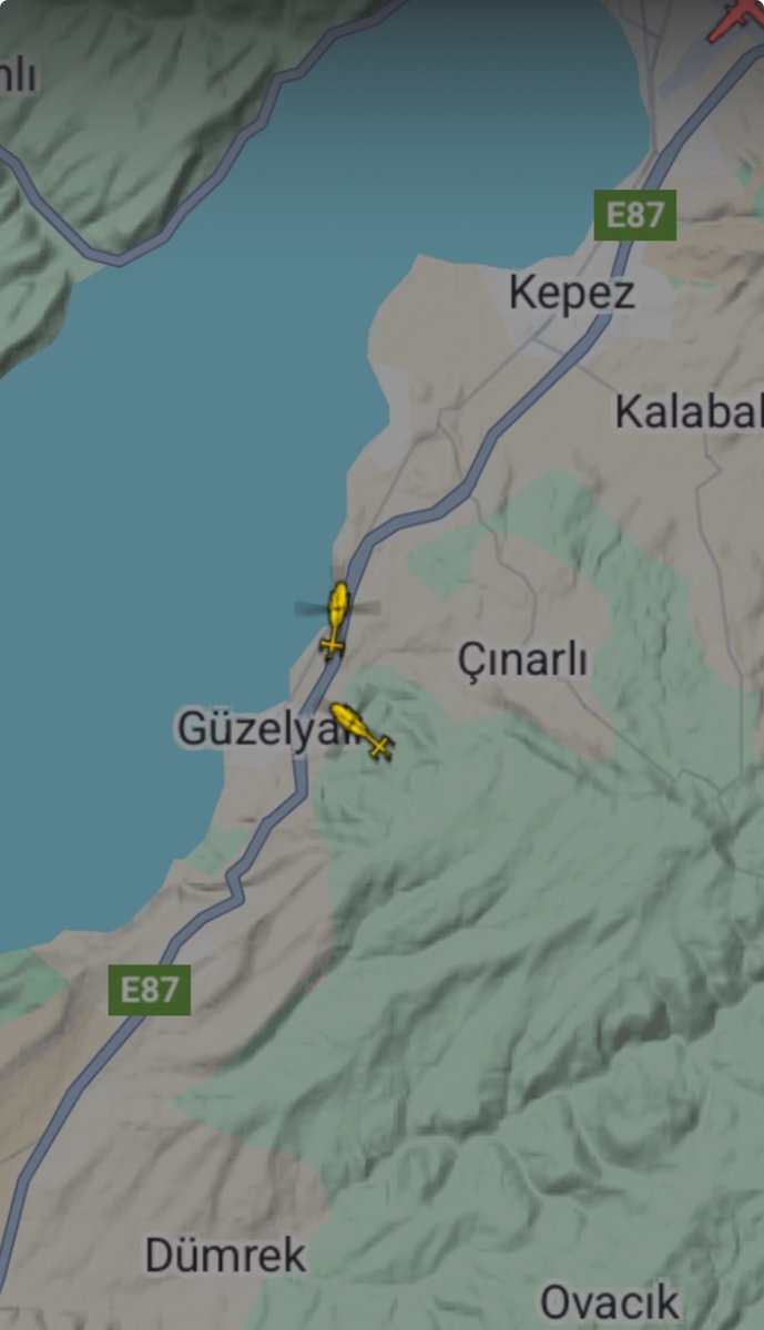 #CANAKKALEYANIYOR
Güzelyalı yanıyor ve sadece iki âdet helikopter ile söndürülmeye çalışılıyor…

27 uçak 104 helikopter nerede sayın yetkililer