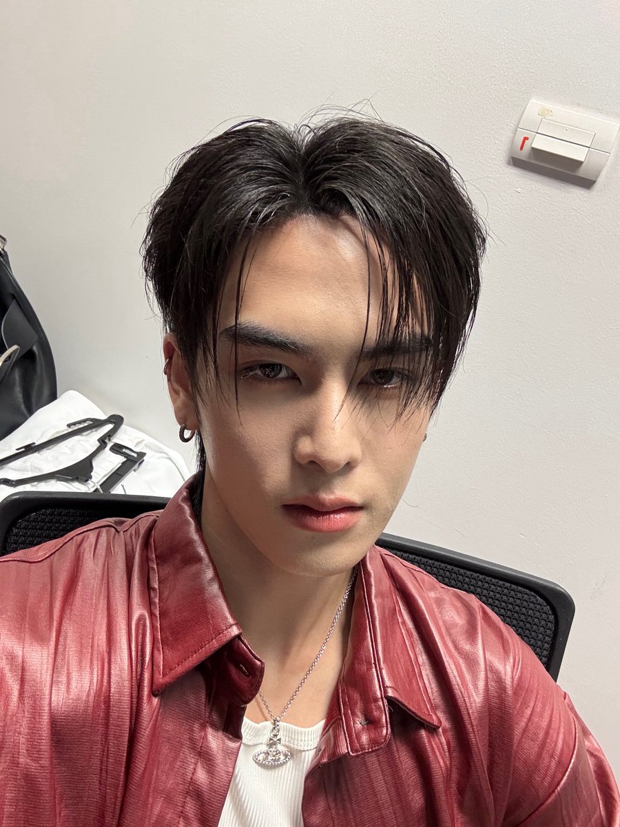คิดถึงทุกคนนะครับ สนุกมากๆวันนี้ ขอบคุณทาง Bobbi Brown มากๆที่ชวนมาไลฟ์นะครับ รักรุคทุกรนคุณนา ไว้เจอกันใหม่ครับ 🤍🥰

NEWARRIVALDAY SANTA LIVE

#SantaxBobbiBrown