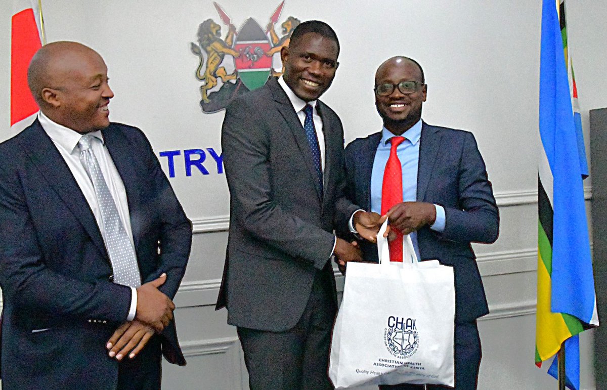 This morning, CHAK leadership, led by General Secretary and CEO Dr. Chris Barasa and Head of Programmes Dr Peter Rumunyu met with the PS, State Department for Medical Services, Dr. Ouma Oluga. Among other discussions, the meeting focused on strengthening SHA processes for a