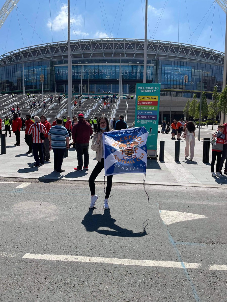 Happy Birthday to my beautiful daughter, 21 today ❤️