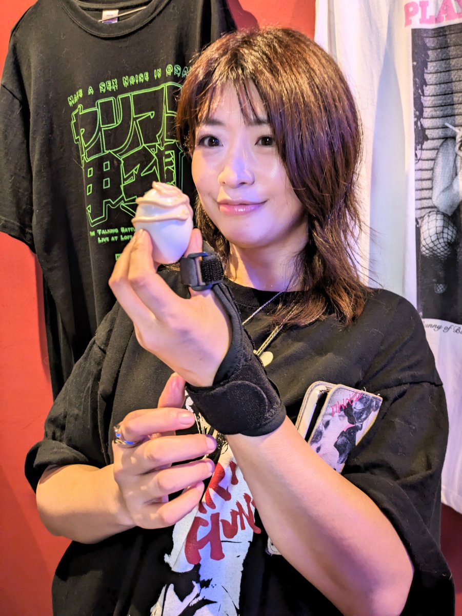 明けて、今日はこの映画の監督、福田さんのお店「Bar Modern Freaks」で、「YARIMAN HUNTER」の上映会に。
今改めて観たら、映像の鮮明さと音声のクリアーさが本気度を…

で、このBar名物のゆで卵に…😁

＃範田紗々
＃横須賀歌麻呂
＃福田光睦
＃ヤリマンハンター
＃モダンフリークス
＃新宿2丁目