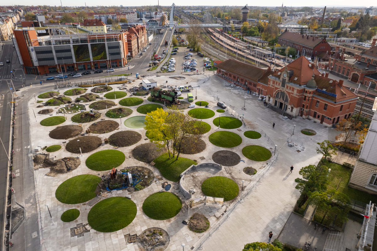 KPO na Opolszczyźnie to realne działania!

1. 🚄 Modernizacja linii Opole – Fosowskie – Częstochowa Stradom – ponad 110 mln zł z KPO na przyspieszenie połączeń z Opolszczyzny do Warszawy (160 km/h).
2. 🎓 Uniwersytet Opolski – ponad 50 mln zł z KPO na rozwój kierunków medycznych.