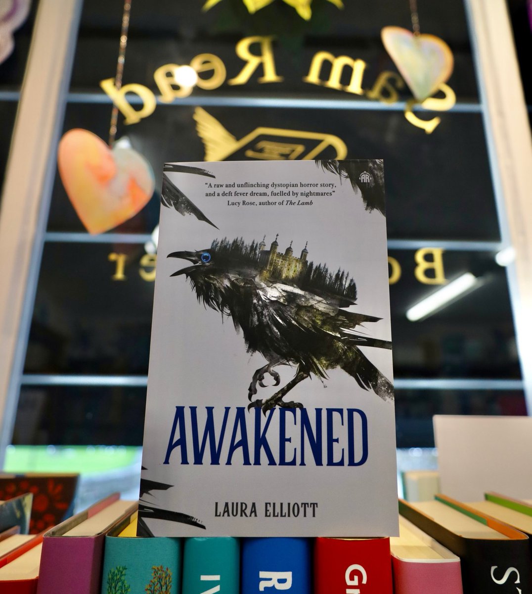 TinyWriterLaura's tweet image. it’s 2 months since my debut was published, &amp;amp; since then it’s been called ‘a dark &amp;amp; gripping gothic tale’ (The Guardian), ‘pleasingly horrific’ (New Scientist) &amp;amp; ‘an impressive debut worth losing sleep over’ (New York Times)

buy it for spooky season here: linktr.ee/lauracelliott