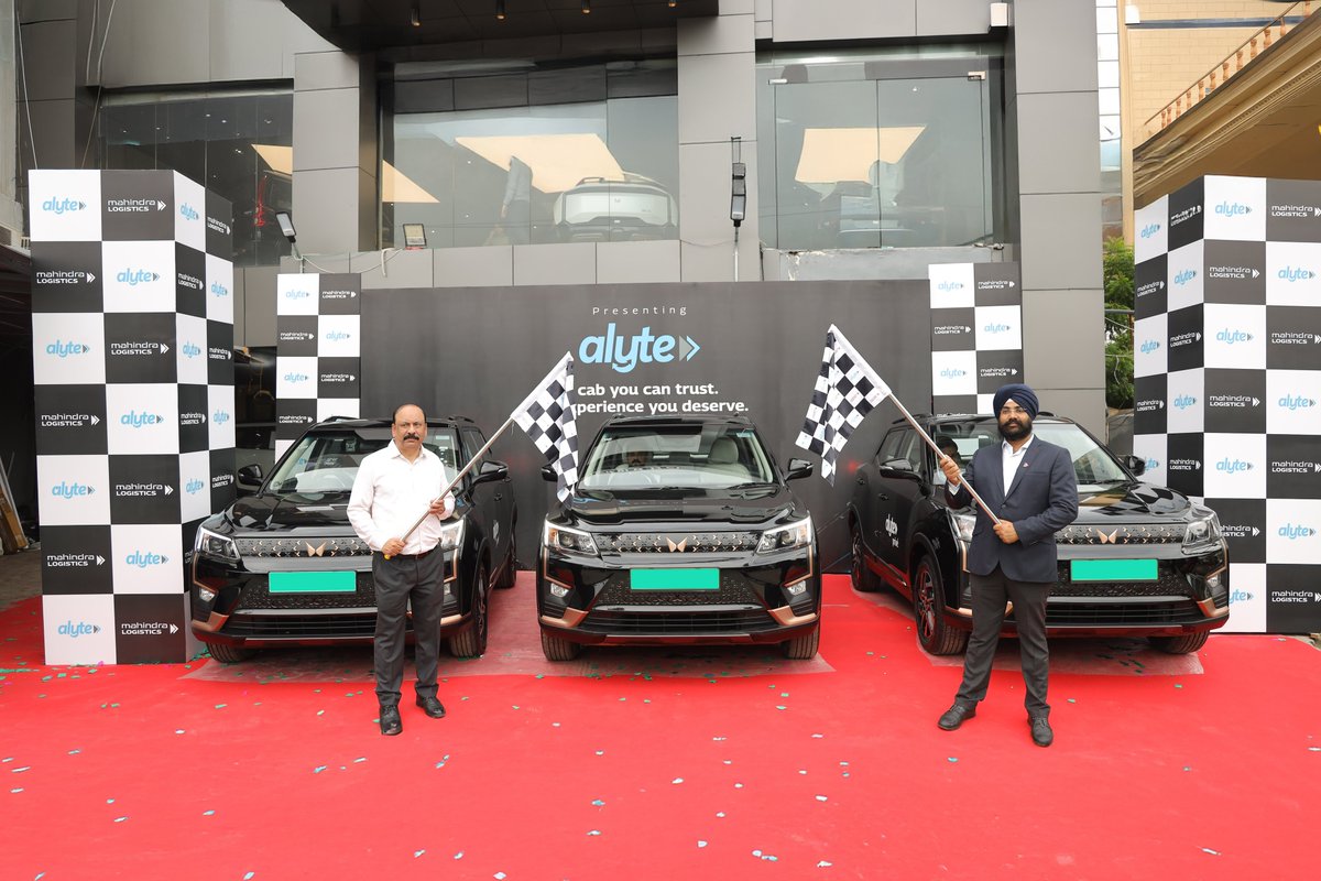 Mahindralog_MLL's tweet image. A proud milestone for us as we flagged off #Alyte today in Delhi, our premium &amp;amp; tech-enabled cab service making airport &amp;amp; urban travel seamless with technology, comfort &amp;amp; trust. Here’s a glimpse from the event that marks the start of this exciting journey. #MahindraLogistics