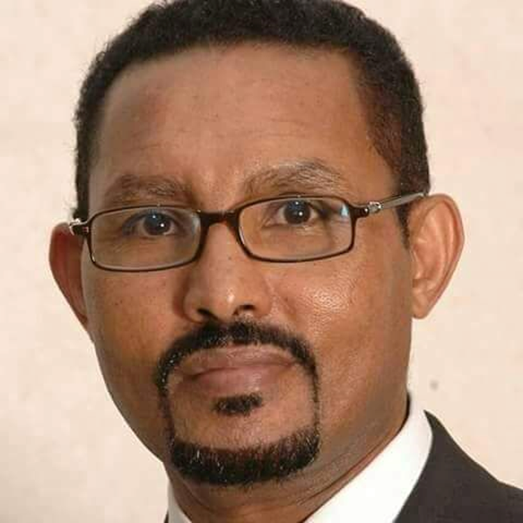 ክብር ለሚገባው ክብር እንስጥ!

የድሆችን ቤት ሳያፈርስ ለድሆች ኮንደሚንየምን ሰርቶ ያስረከበ ለመካከለኛ ነጋዴወች ኮንቲነር ሱቆችን ሰርቶ ያስረከበ በሙሉ የአዲስ አበባ እናቶች የተመረቀ ዶ/ር አርከበ እቁባይ የሚባል የአዲስ አበባ ከንቲባ ነበር !