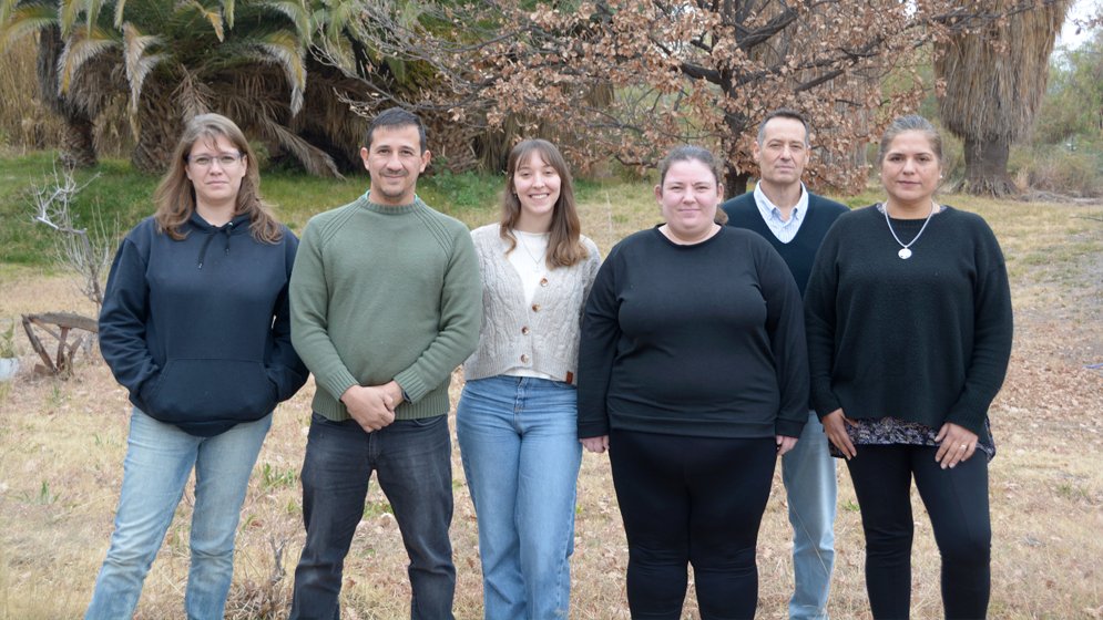 🔵Estudian una planta autóctona con potencial para inhibir el crecimiento tumoral y la metástasis del melanoma

Nota completa 👉 mendoza.conicet.gov.ar/estudian-una-p…