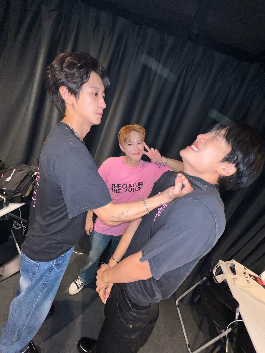 Big bro, all tease, no brawl