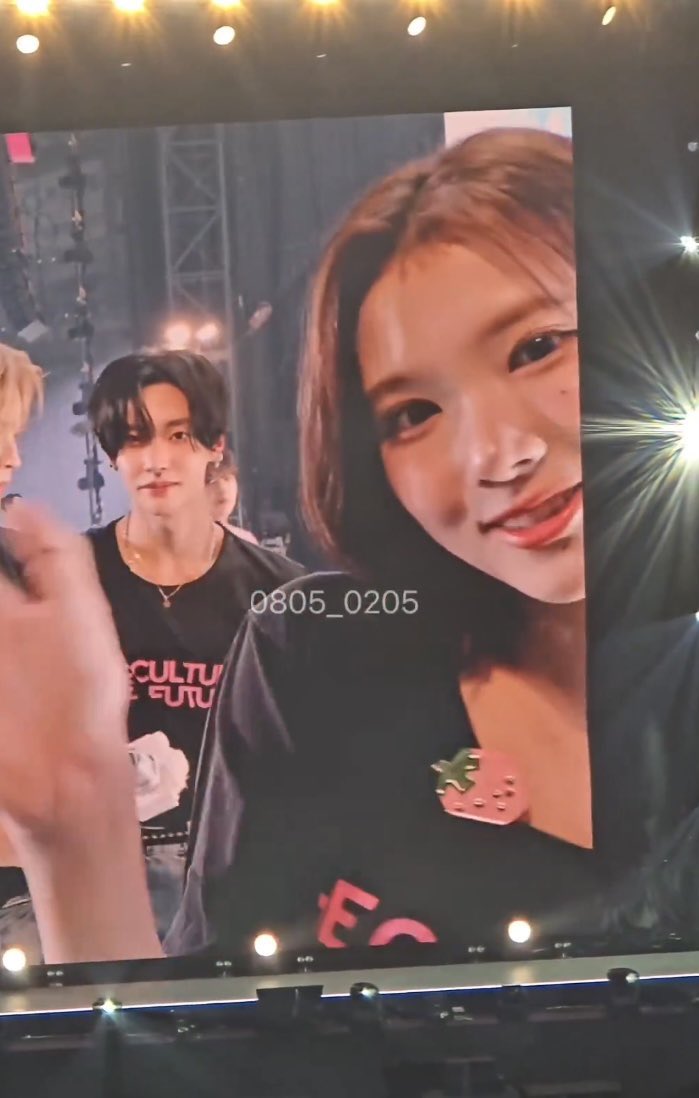 oijiwoo's tweet photo. @wonbiynl kak bbin 🥺 liat kita se frame :3 https://t.co/WWxeMTaweY