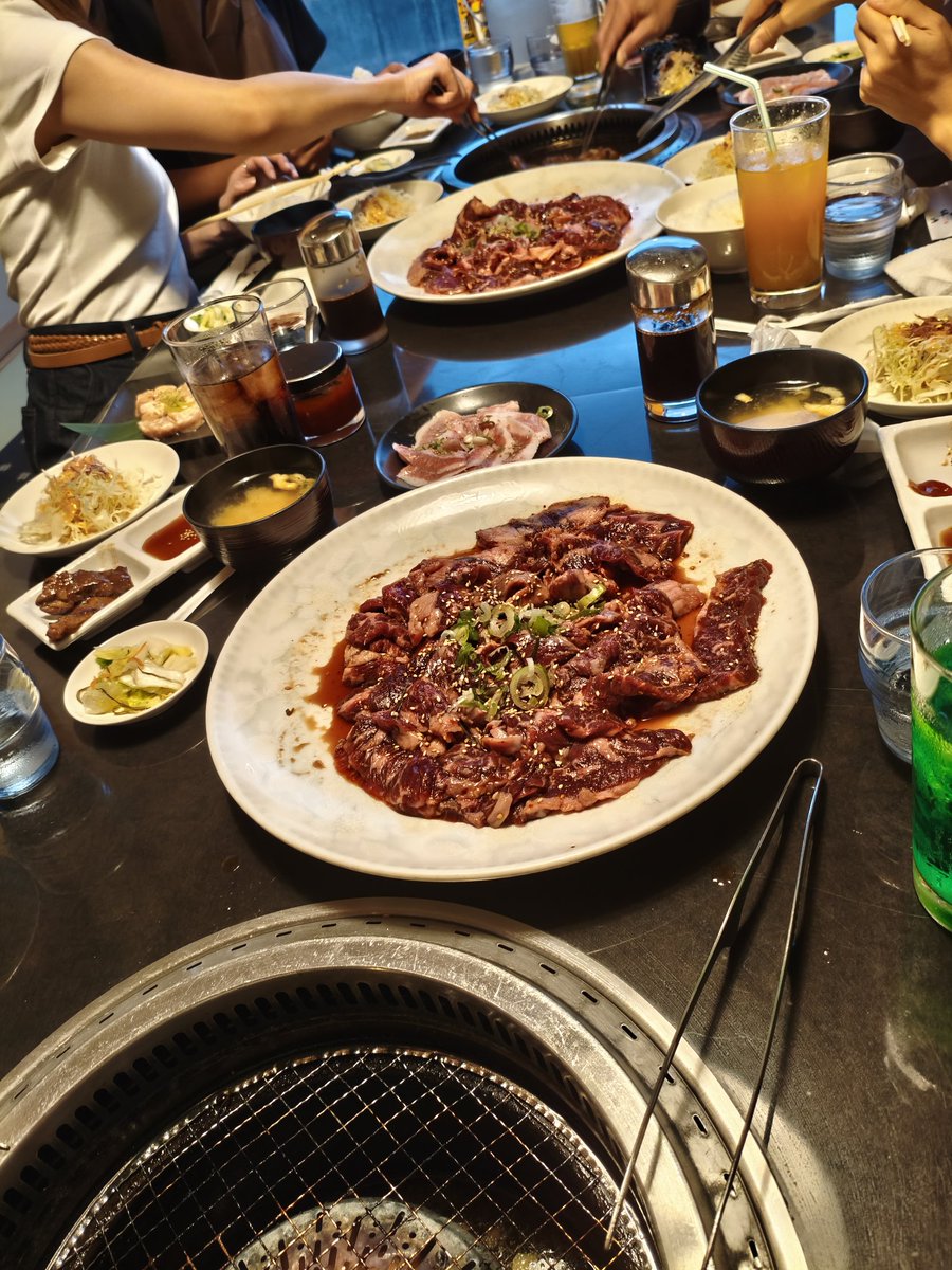 HelpWorld2020's tweet image. 夕方から母親と妹家族集まり焼肉屋で食事会。夏祭りも終わりお盆になると、なぜか無性に切なくなる。。今年もあと５か月切ってしまった。一年があっという間😢
