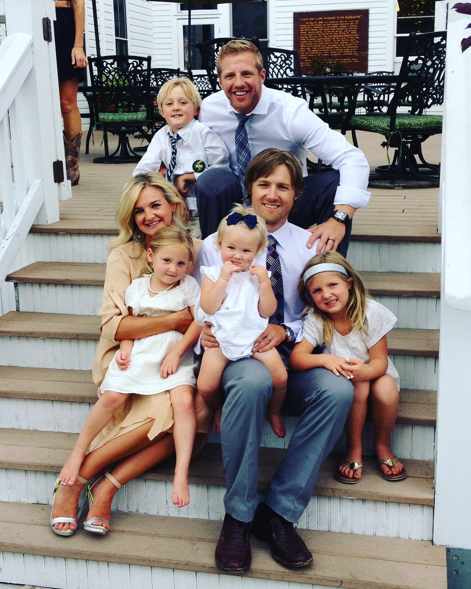 EricFrohardt's tweet image. Happy anniversary to my brother Nick and his bride Jill. Hard to believe it’s been 12 years already.