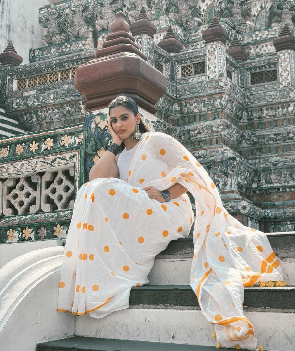 तू लहराए जा प्रेम का परचम साथिया,

जो मिले राह में तुझसे अख़लाक़ वो भी होंगे...!

आग लगाने वालों को कहाँ खबर, पूजा,

रुख हवाओं ने बदला तो ख़ाक वो भी होंगे...!
#शुभ_संध्या 🌺
#हर_हर_महादेव_शिव_शंभू_ॐ 
#पूजा 🫰🥀
#हर_घर_खुशहाली 
#MondayMotivaton
#Happy_Ttime_Day
#DelhiNCR
#Baaghi4