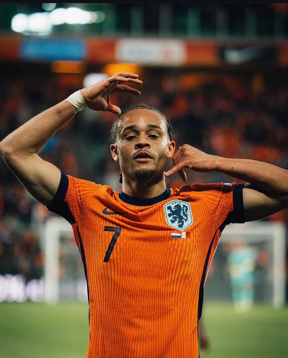 🚨🔵⚪️🇳🇱 EXCLUSIVE: Manchester City enters the race for Xavi Simons!

💰 With the likely departure of Savinho, the Citizens have reestablished contact with super agent Ali Barat in an attempt to lure Xavi away from Chelsea.

🔵 On #CFC side, talks are still 🔛
Nothing changes.