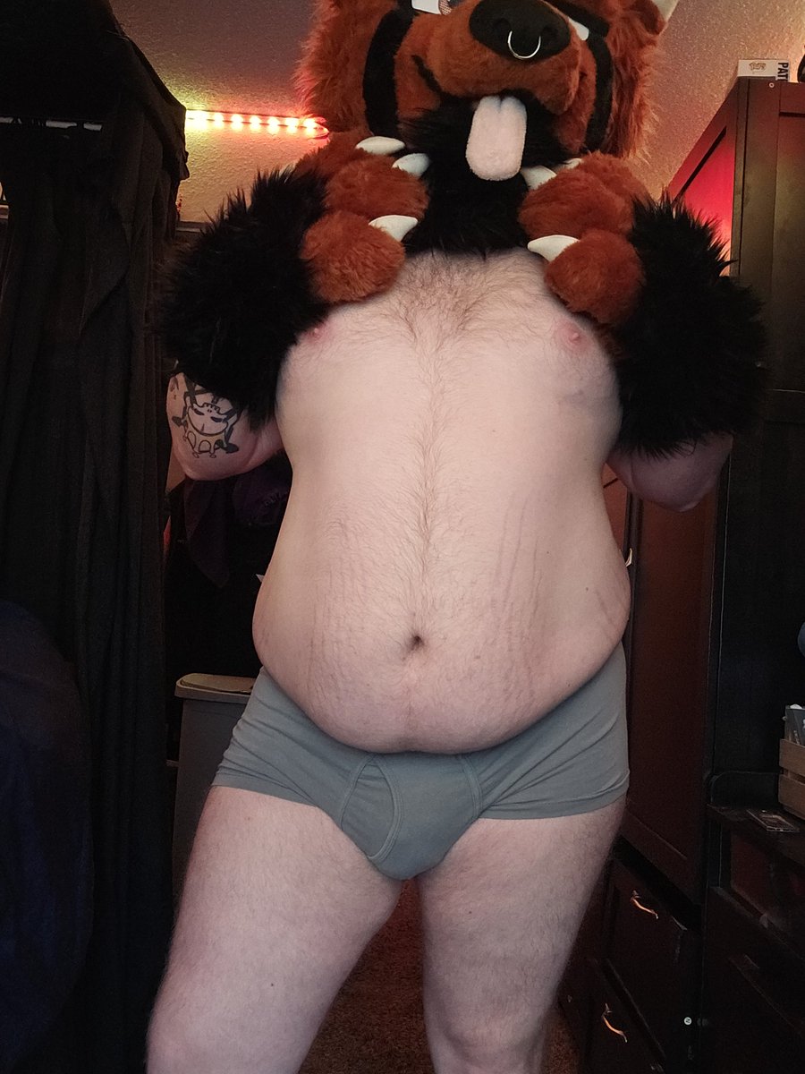 SweetRollFuzz's tweet image. Guess who's going to IFC this upcoming weekend!!!

This big bear is! Unfortunately, I will have more clothes on due to, "public indecency" or whatever bleh

If anyone wants to meet me or chat or rub my belly, just let me know! I'm more than happy to meet new friends 💖