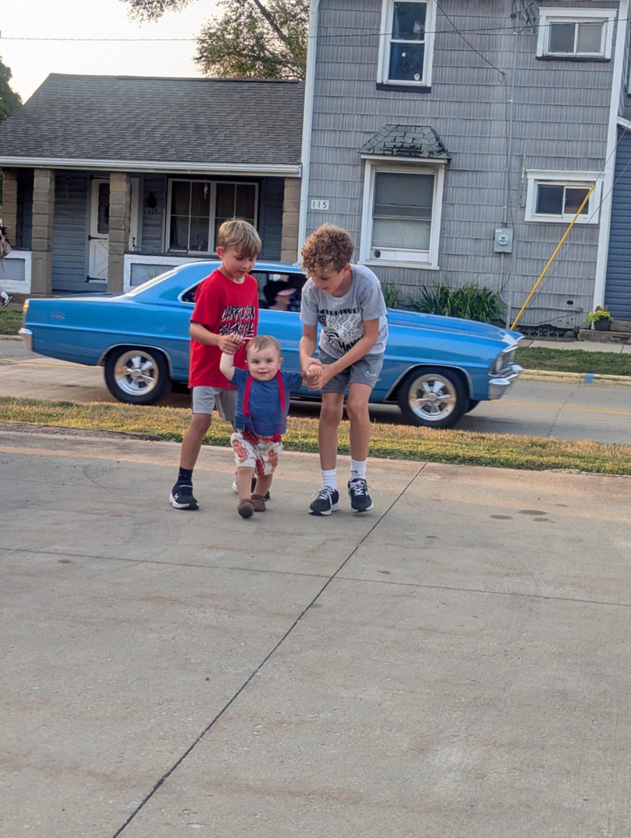 Love watching these dudes compete and get after it! Dean won and Myles was top ten. Myles dropped almost three min from last year and Dean chopped off 20 secs from 2024. Even got Maddox into the fray and gave him a medal.