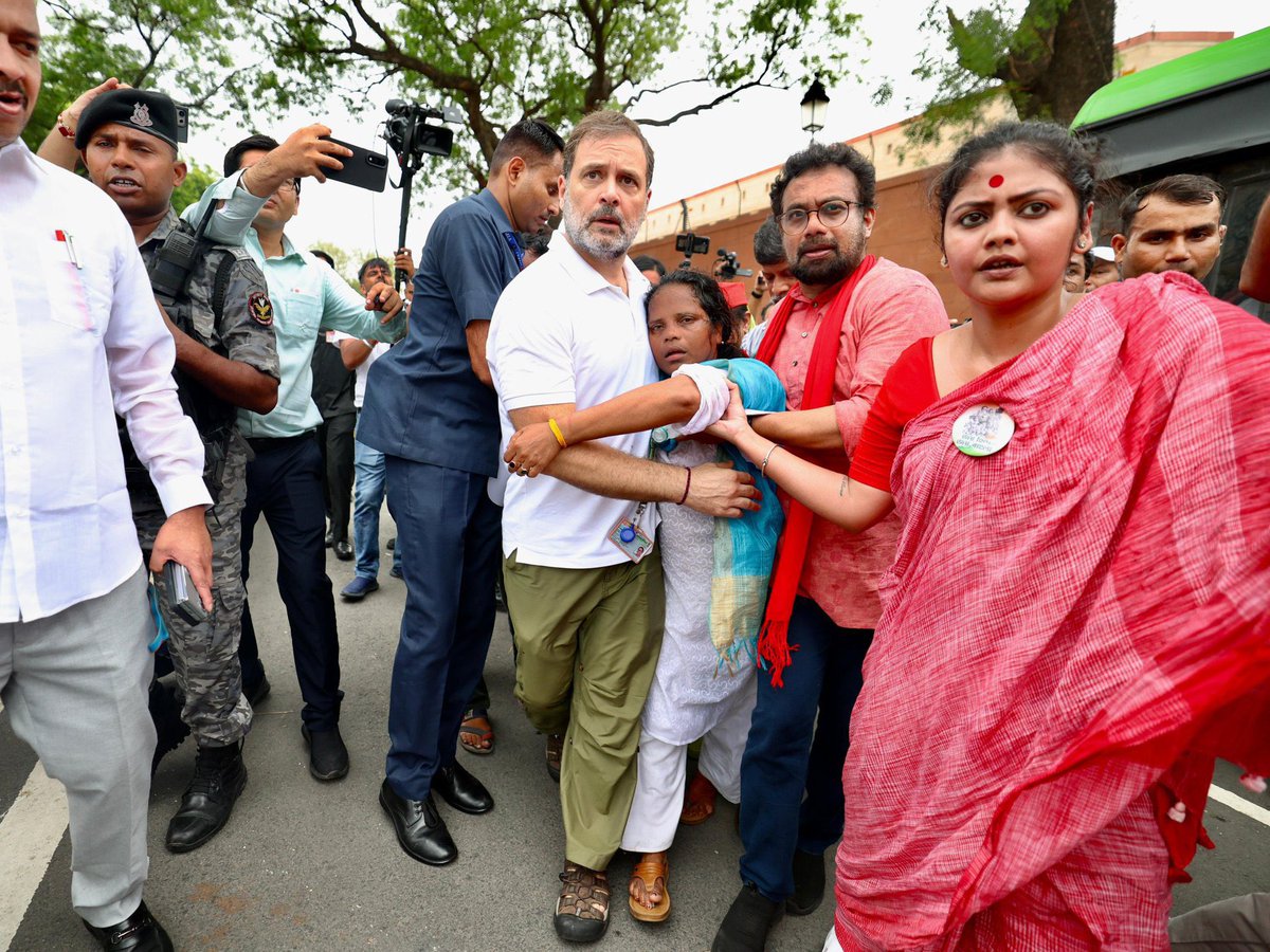हवा नहीं ये आंधी है , देश का दूसरा गांधी है🔥🔥🔥

इस हैशटैग को कॉपी पेस्ट करो और लिखते रहो। 

इस हैशटैग पर साथ देने वाले सभी साथियों की पोस्ट को आरटी करो आप सब। 
 #निडर_साहसी_राहुल_गांधी