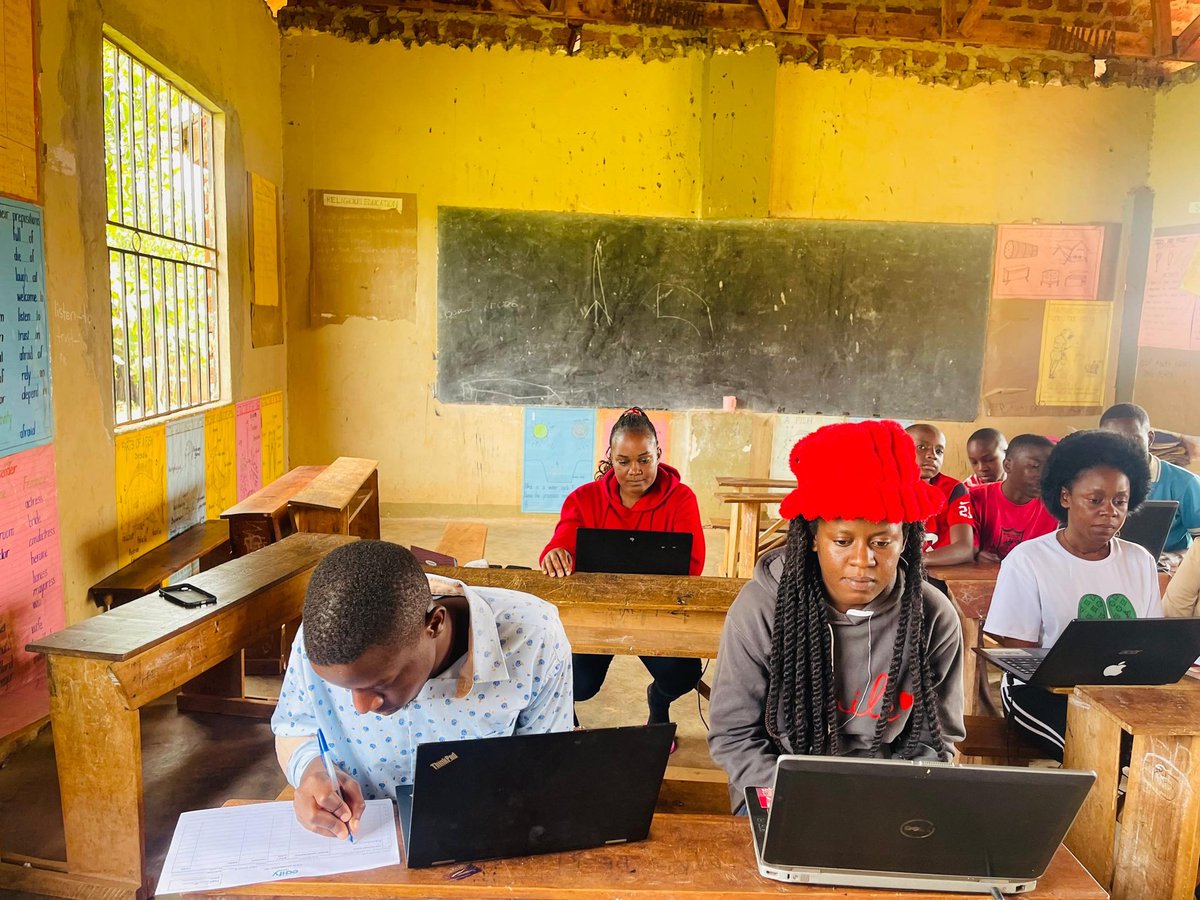 Princess Peace (@peacenajodo) on Twitter photo Teachers of Abikanah Junior School - Kiryagonja -Wakiso,..discussing on how to utilize the various ICTs before & During teaching plus assessment. In an in school Edtech workshop facilitated by <a href="/SharebilityUg/">Sharebility Uganda Limited</a> through an #EdifyEdtech program funded by <a href="/EdifyUganda/">Edify Uganda</a> Teachers of Abikanah Junior School - Kiryagonja -Wakiso,..discussing on how to utilize the various ICTs before & During teaching plus assessment. In an in school Edtech workshop facilitated by <a href="/SharebilityUg/">Sharebility Uganda Limited</a> through an #EdifyEdtech program funded by <a href="/EdifyUganda/">Edify Uganda</a>