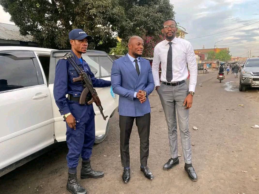 Chadrack Tula mot. CTM🇨🇩 (@chadracktula17) on Twitter photo Pour arrivé au stade longtemps souhaité de ta vie, faudrait être serré par la main d'une autre personne.
Demain, sera meilleur et on va gouverner tous ensemble
<a href="/Fatshi20/">Fatshi Président</a>
<a href="/DeniseNyakeru/">Denise NYAKERU TSHISEKEDI</a>
<a href="/SuminwaJudith/">Judith SUMINWA TULUKA</a> Pour arrivé au stade longtemps souhaité de ta vie, faudrait être serré par la main d'une autre personne.
Demain, sera meilleur et on va gouverner tous ensemble
<a href="/Fatshi20/">Fatshi Président</a>
<a href="/DeniseNyakeru/">Denise NYAKERU TSHISEKEDI</a>
<a href="/SuminwaJudith/">Judith SUMINWA TULUKA</a>
