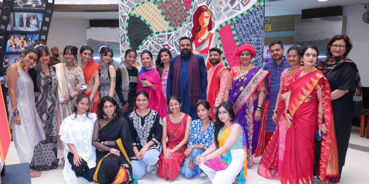 TextileValue's tweet image. Weaving heritage into the future – WWI celebrates National Handloom Day with live craft, fashion, and culture.

Read More: textilevaluechain.in/in-depth-analy…

#NationalHandloomDay #WWICelebrates #TextileHeritage #WeavingTradition #HandloomFashion #CulturalLegacy #ArtisanCraft