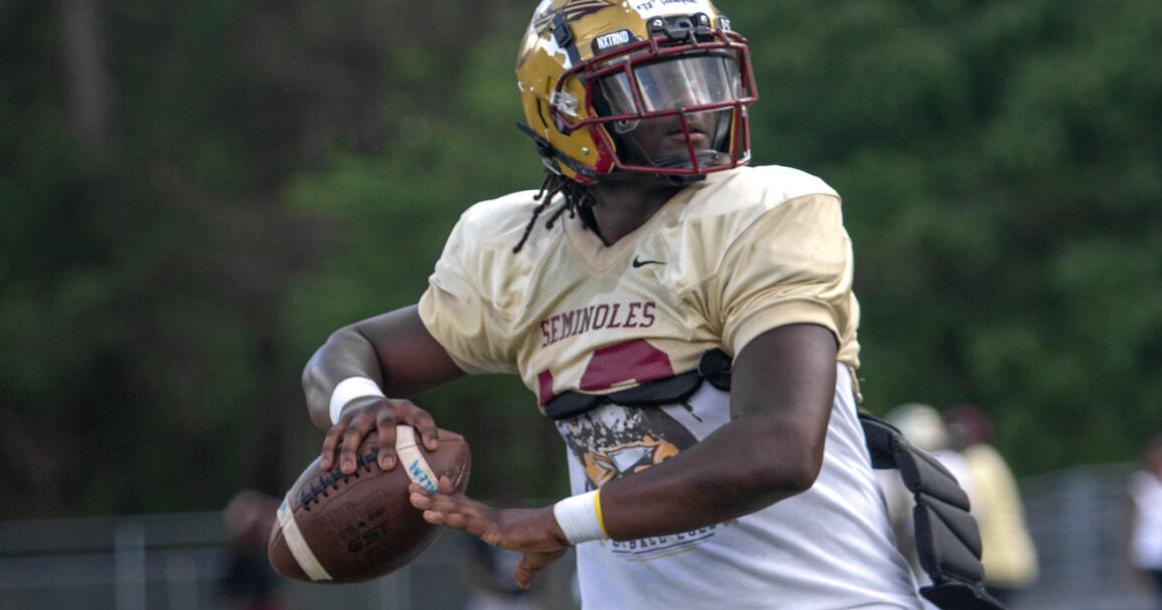 2025 Salem Seminoles Football Preview bit.ly/4frNBjA