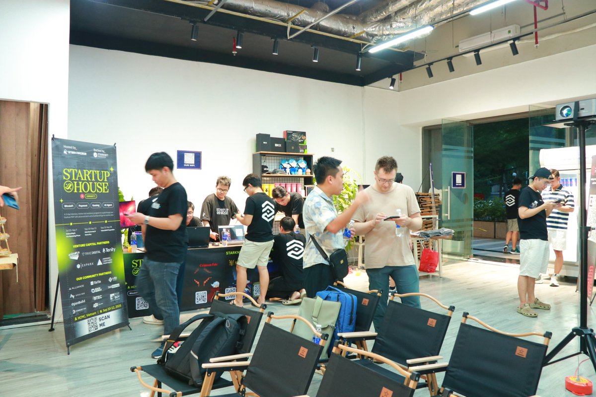 starkarcade's tweet photo. Starknet Arcade Zone last week was 🔥

We had tons of visitors stop by our booth and enjoy amazing @Starknet FOCGs: @0xCrimsonFate, @Blobarena, @samurice_gg

Been on a chat with great founders and they are eager to look forward to our @StarknetFndn 's Startup House 🇻🇳

Huge thanks to Starknet Foundation for sponsoring such an amazing event! Stay tunned for more!